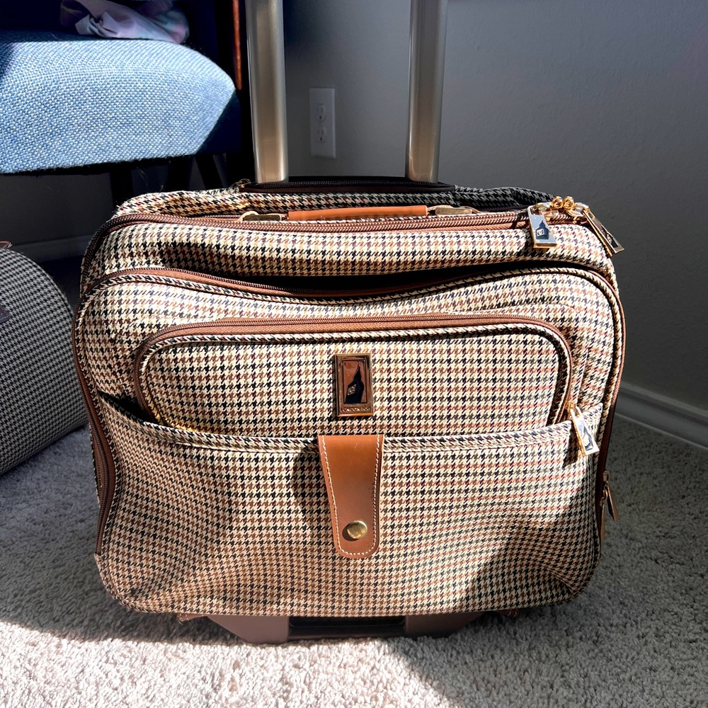 London Fog Underseat Laptop Luggage
